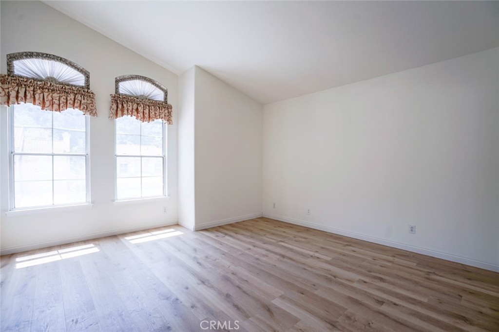 2386 Ridgeview Avenue