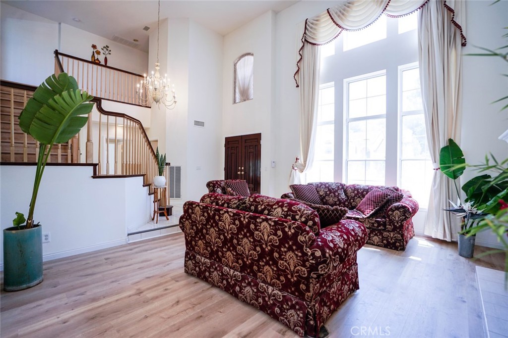 2386 Ridgeview Avenue