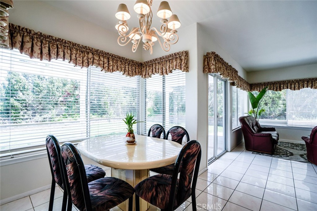 2386 Ridgeview Avenue