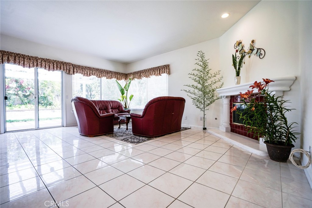 2386 Ridgeview Avenue