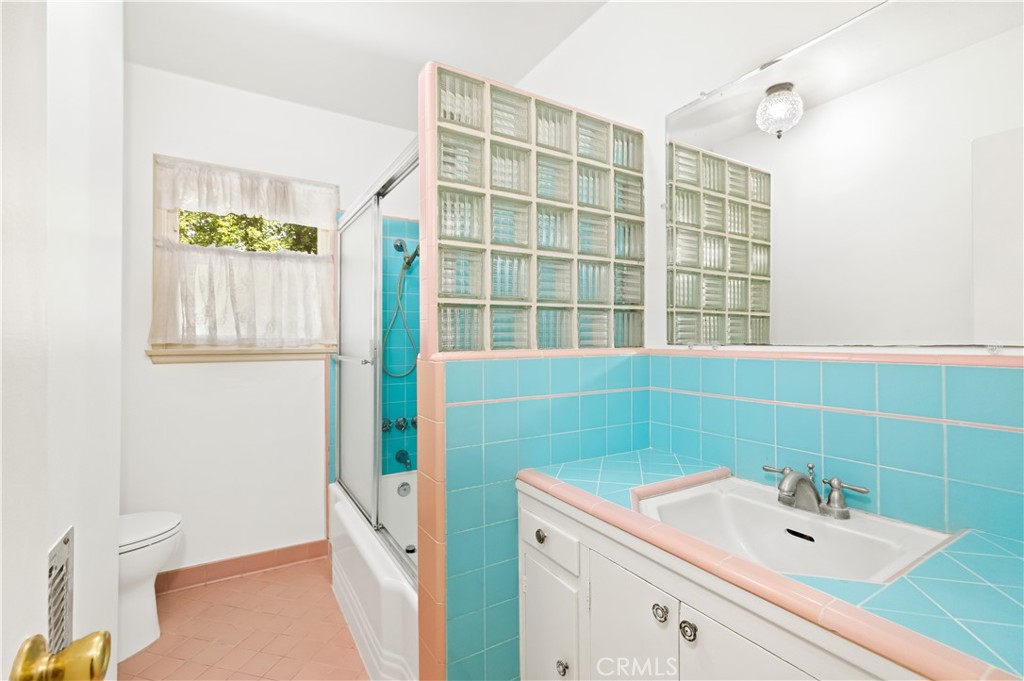 1937 San Gabriel Blvd