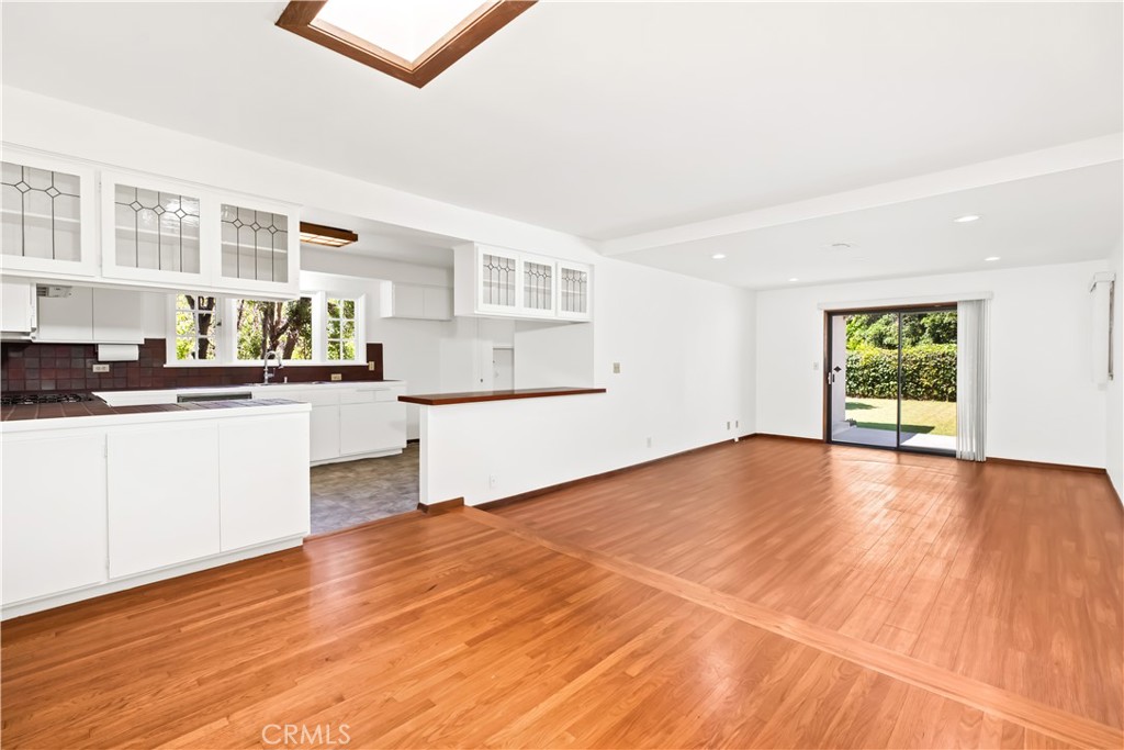 1937 San Gabriel Blvd