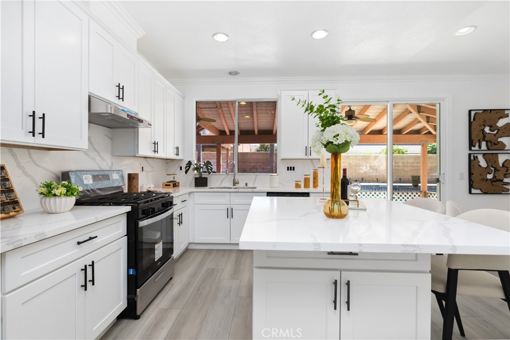 6728 Paso Fino Street