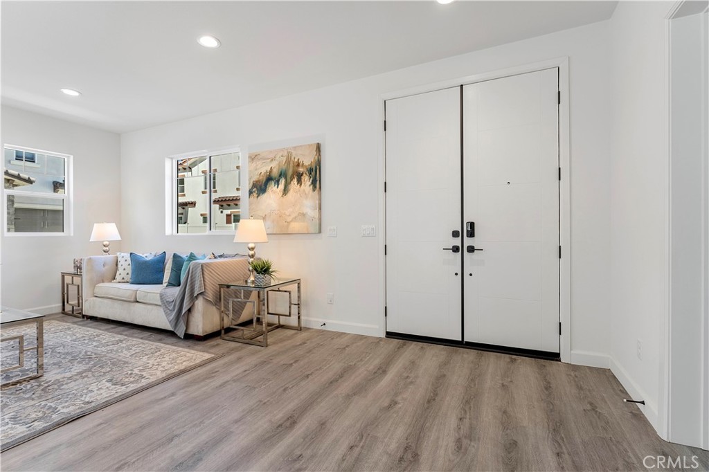 1367 Point Loma Pl