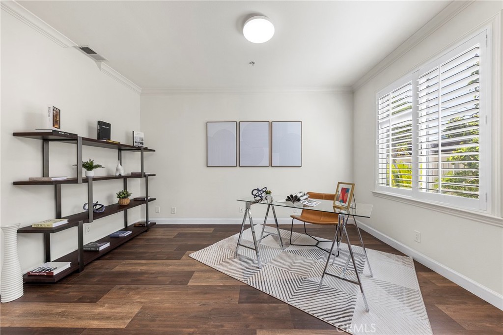 18 El Dorado Street B