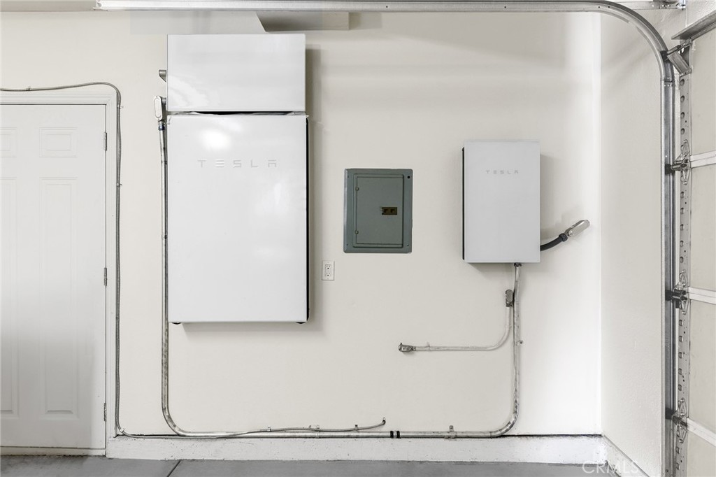 18 El Dorado Street B