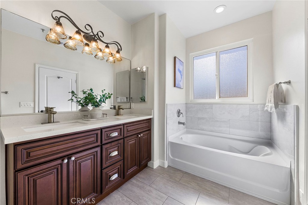 18 El Dorado Street B