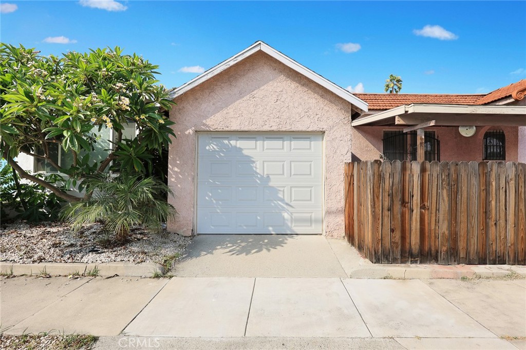 3405 Lexington Avenue