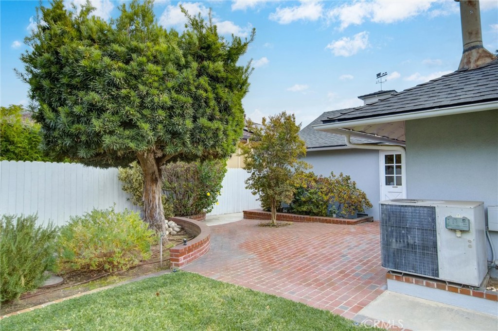 601 Los Olivos Drive