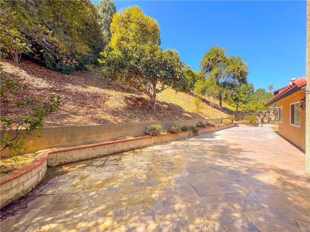 3421 Dolonita Avenue