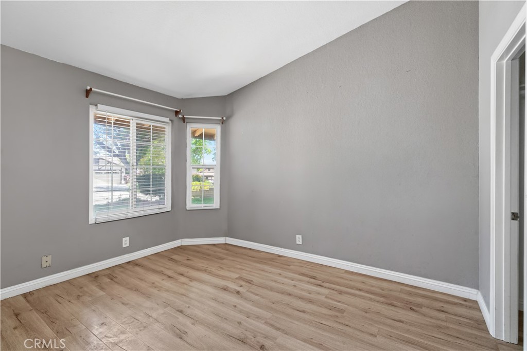 3421 Dolonita Avenue