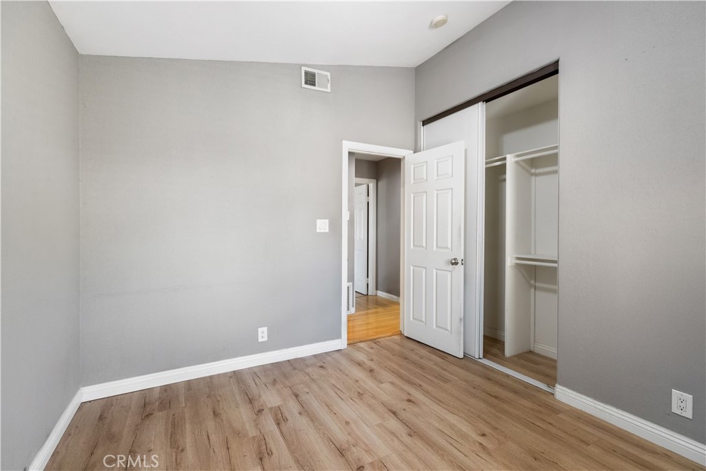 3421 Dolonita Avenue