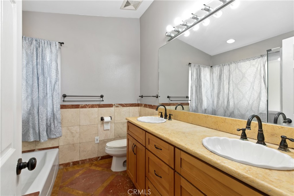 3421 Dolonita Avenue