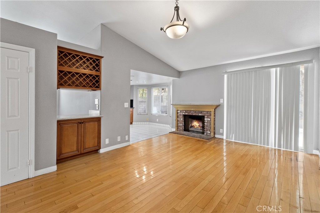 3421 Dolonita Avenue