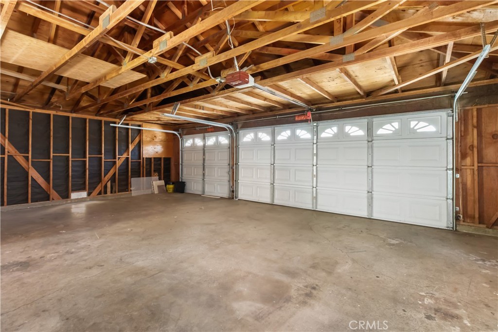 3421 Dolonita Avenue