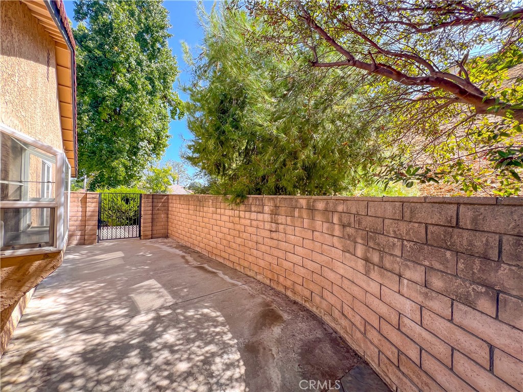 3421 Dolonita Avenue