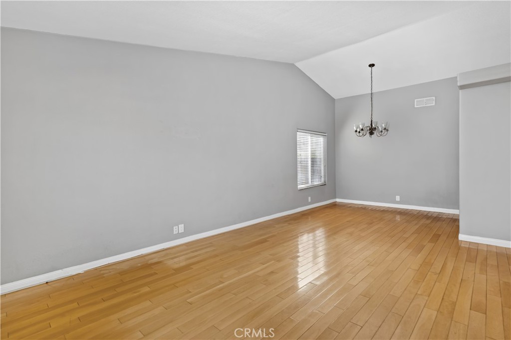 3421 Dolonita Avenue