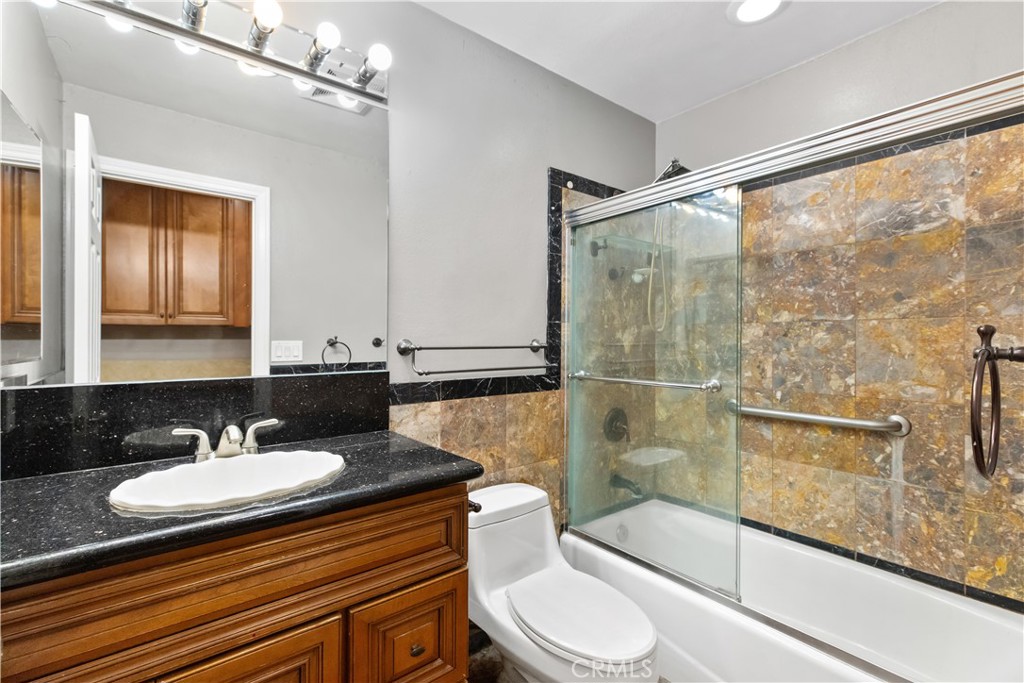 3421 Dolonita Avenue