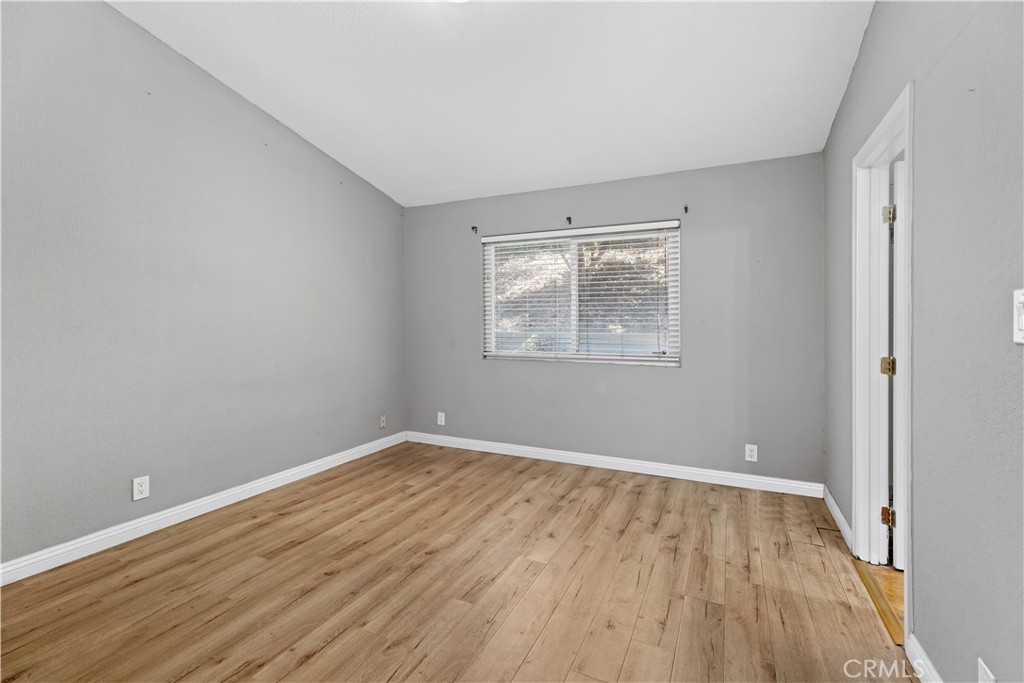 3421 Dolonita Avenue