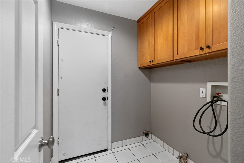 3421 Dolonita Avenue