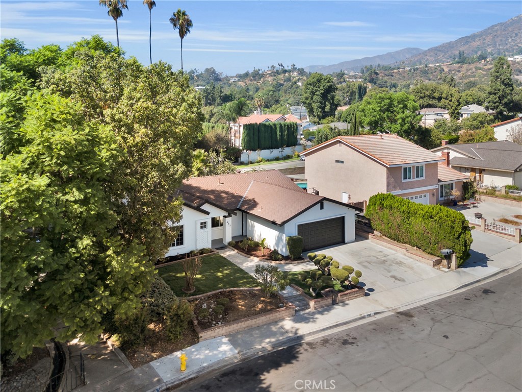 633 Royal View Street