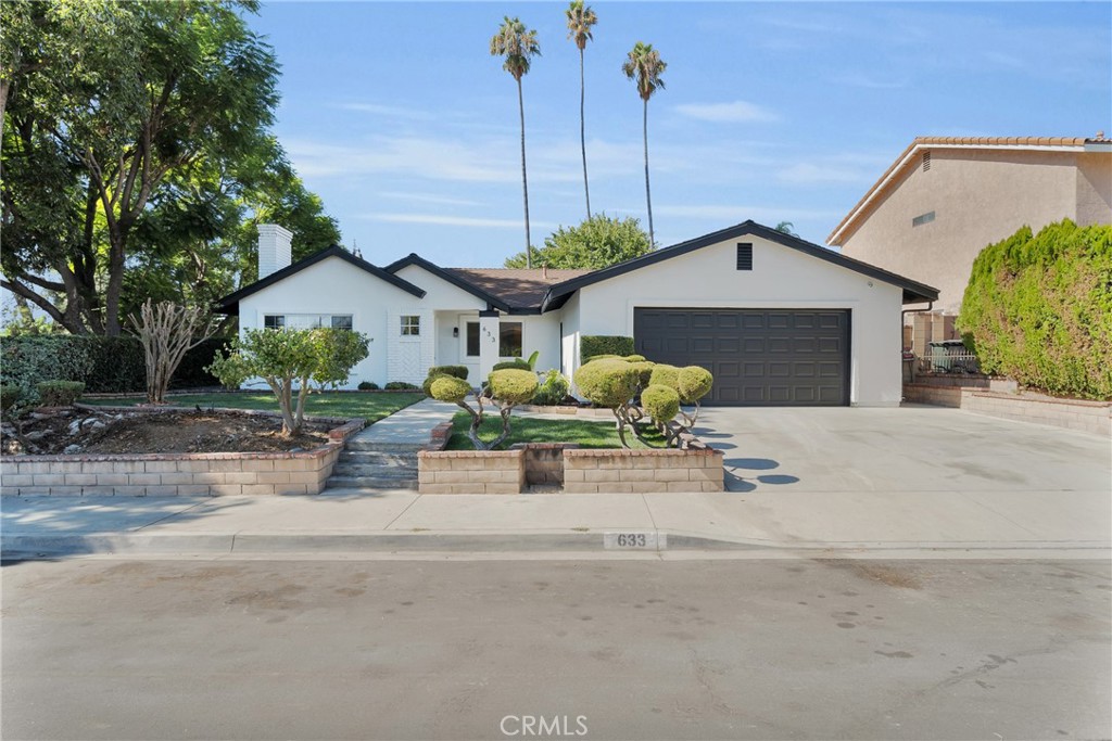 633 Royal View Street