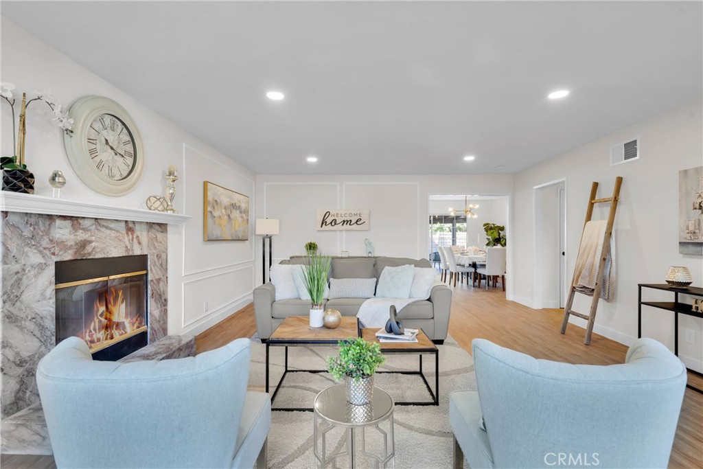 633 Royal View Street