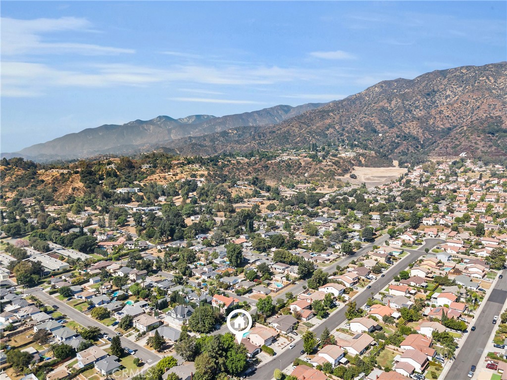 633 Royal View Street