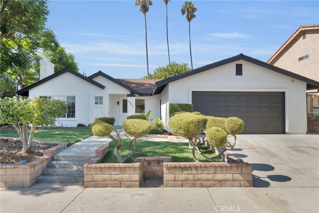 633 Royal View Street