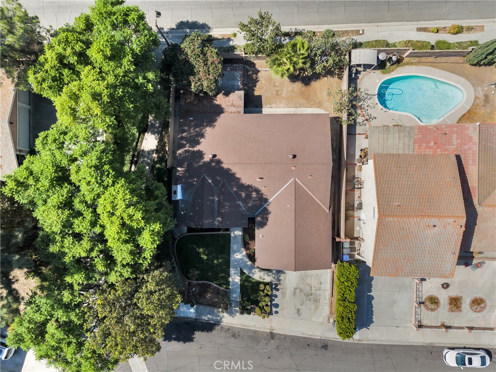 633 Royal View Street