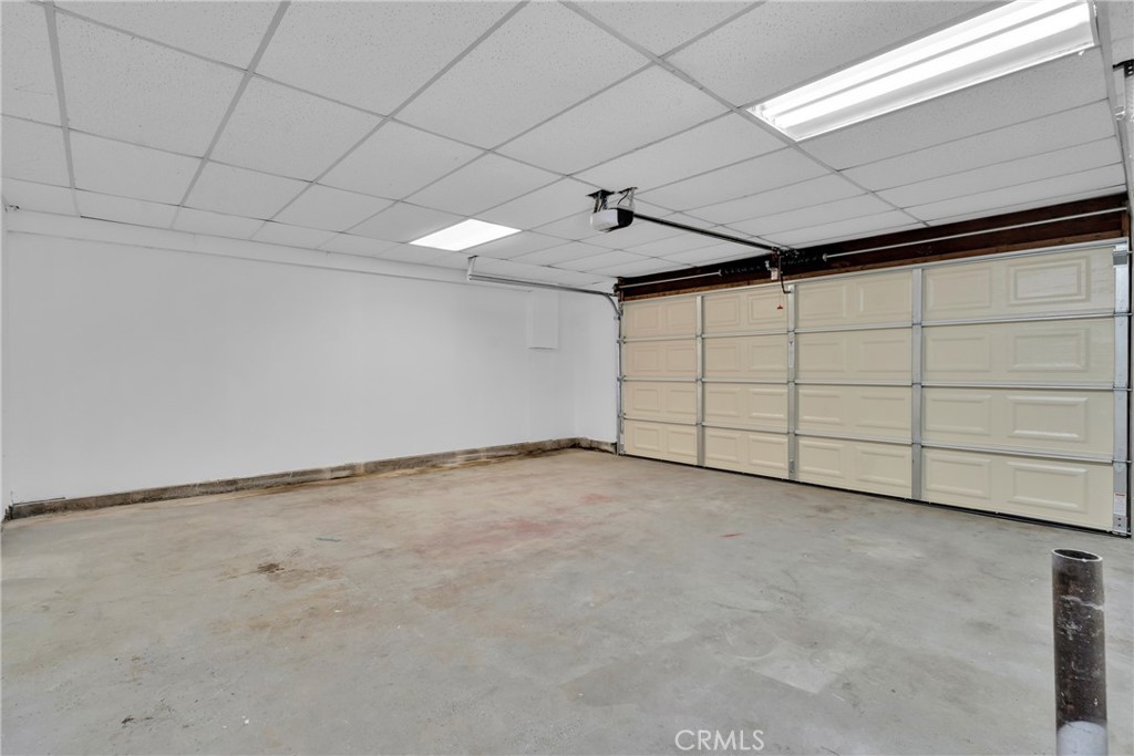 633 Royal View Street