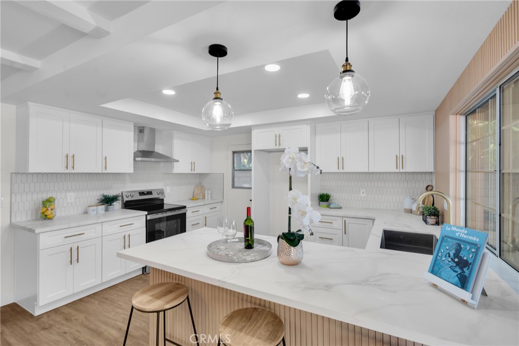 633 Royal View Street