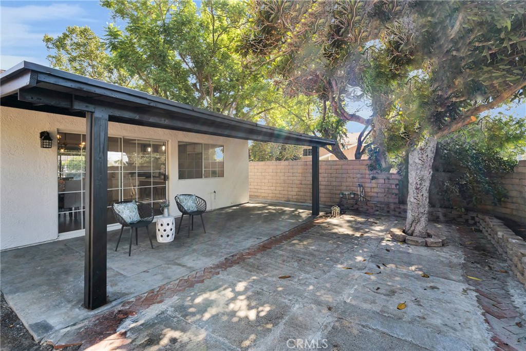 633 Royal View Street