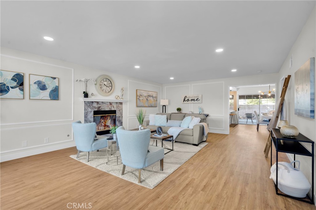 633 Royal View Street