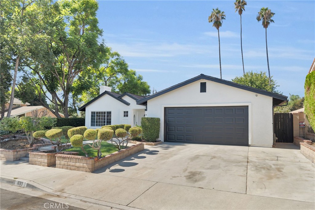 633 Royal View Street