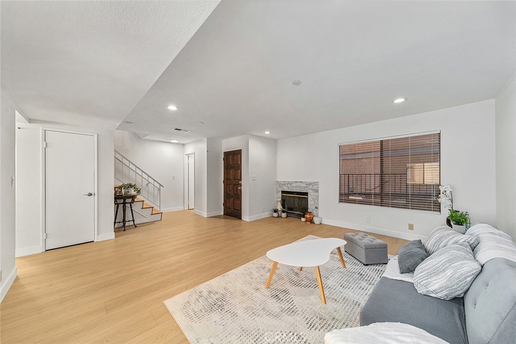 32 S Chapel Avenue D