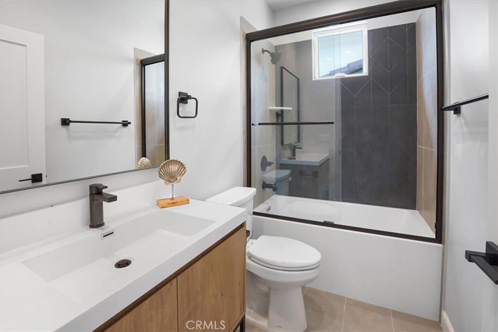 1022 La Cadena Avenue D