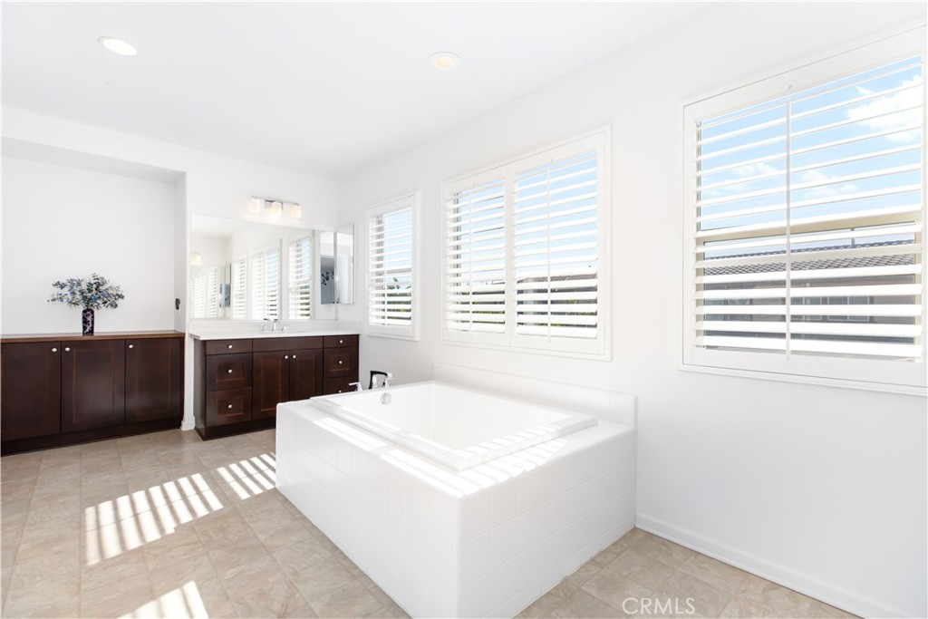 2776 E Rose Petal Way