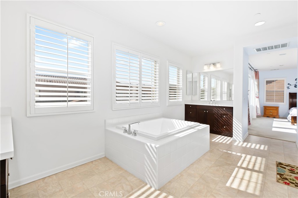 2776 E Rose Petal Way