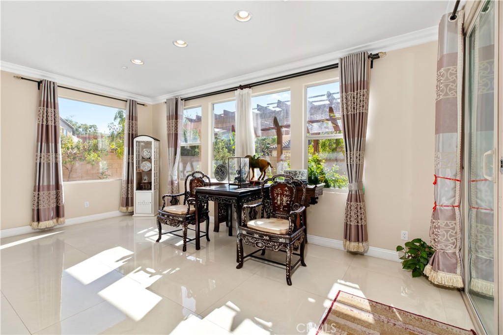 2776 E Rose Petal Way