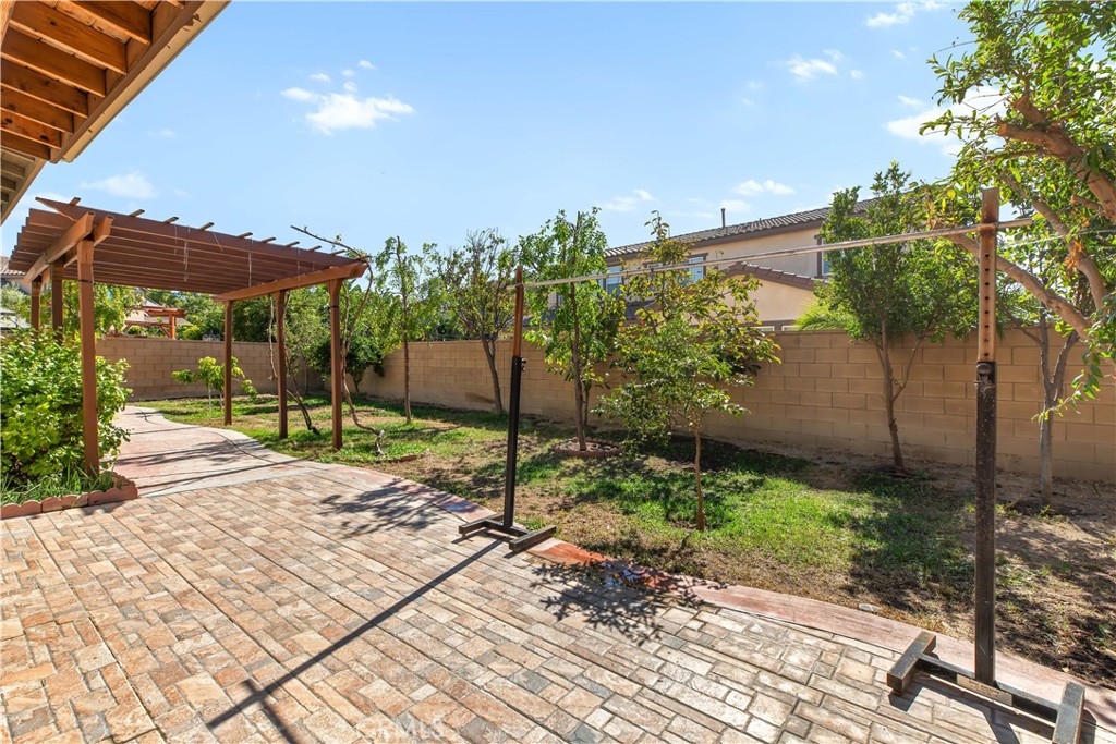 2776 E Rose Petal Way