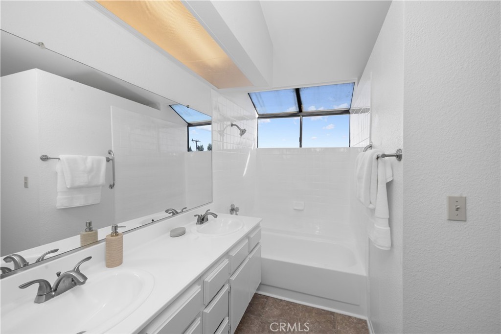 653 Fairview Avenue 5