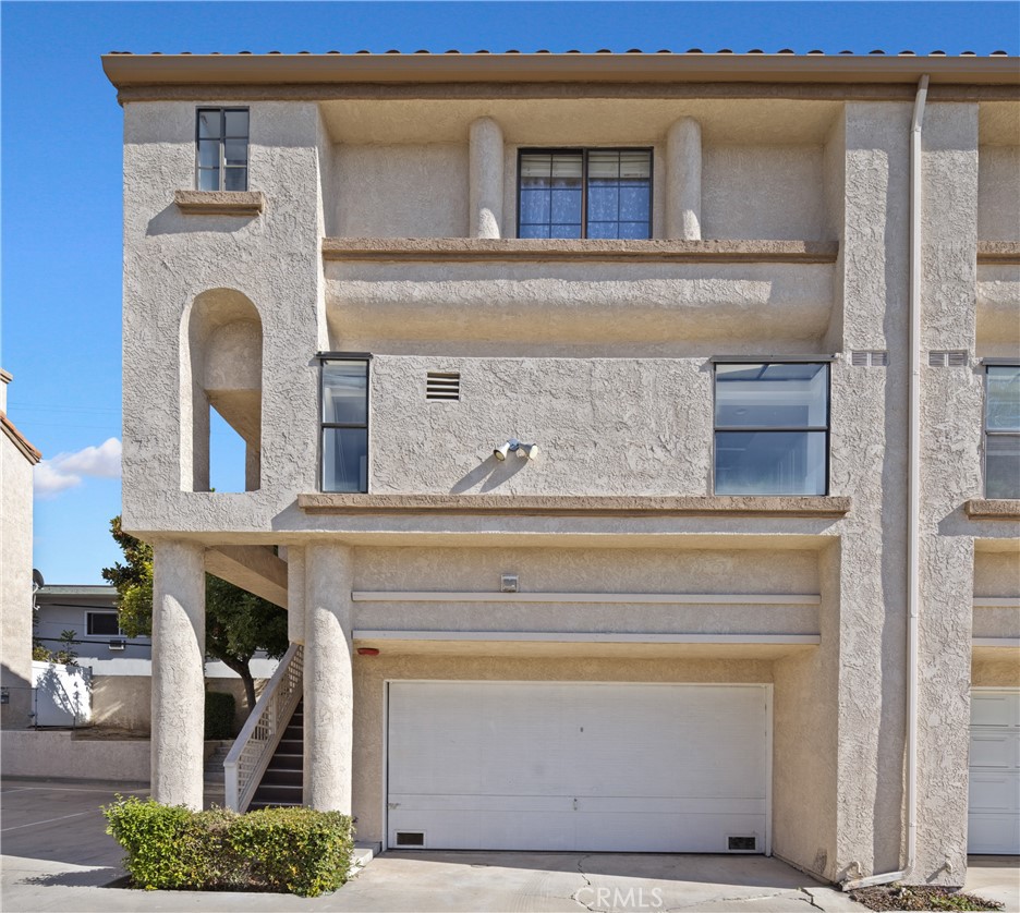 653 Fairview Avenue 5