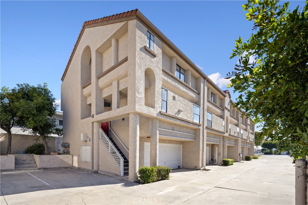 653 Fairview Avenue 5