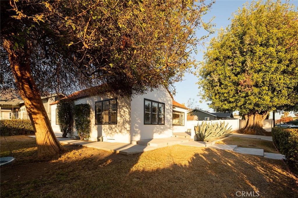 130 Violet Avenue