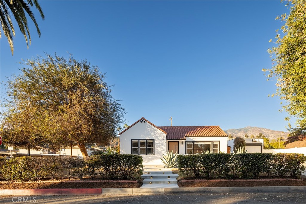 130 Violet Avenue