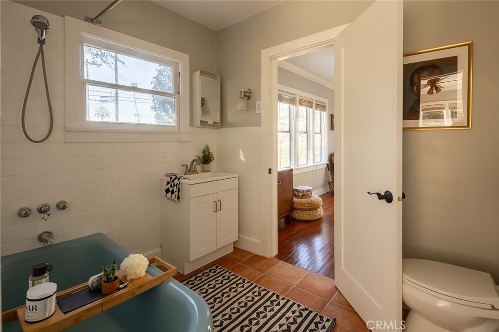 130 Violet Avenue