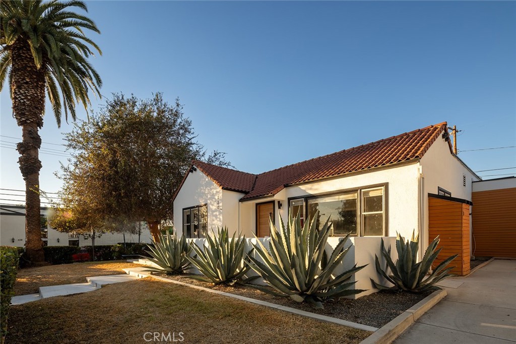 130 Violet Avenue