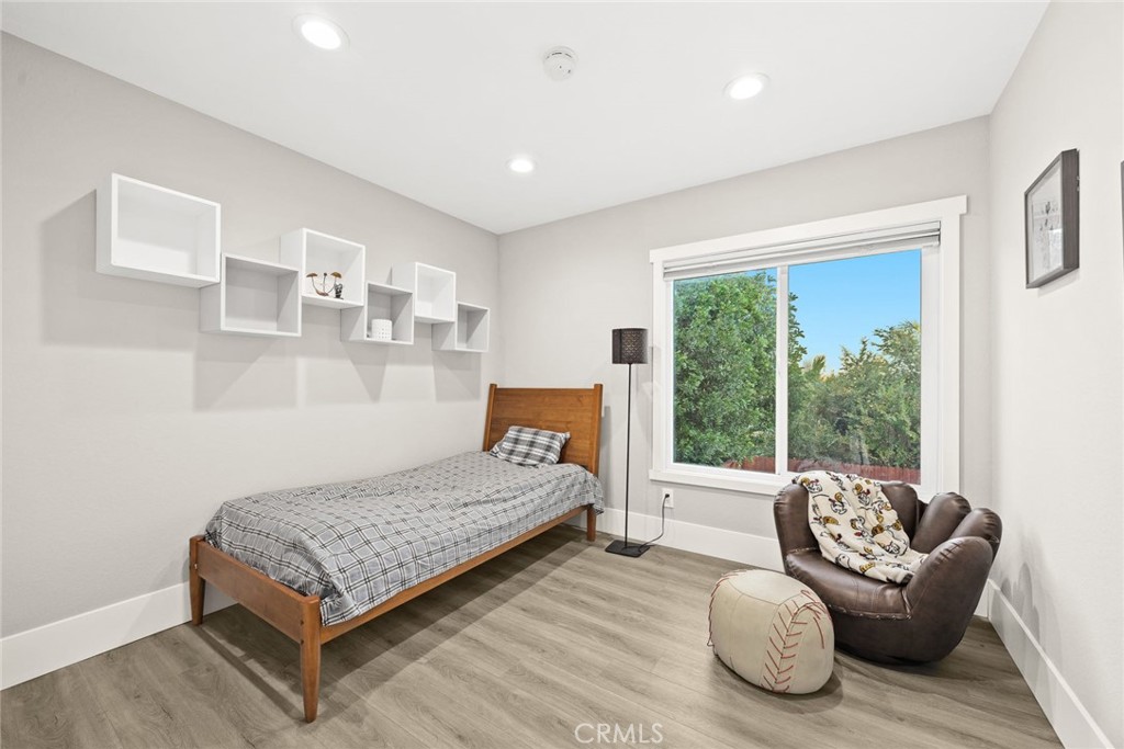 26 Oak Cliff Drive