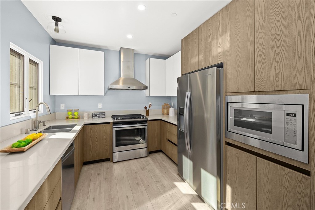 168 S Sierra Madre Boulevard 201